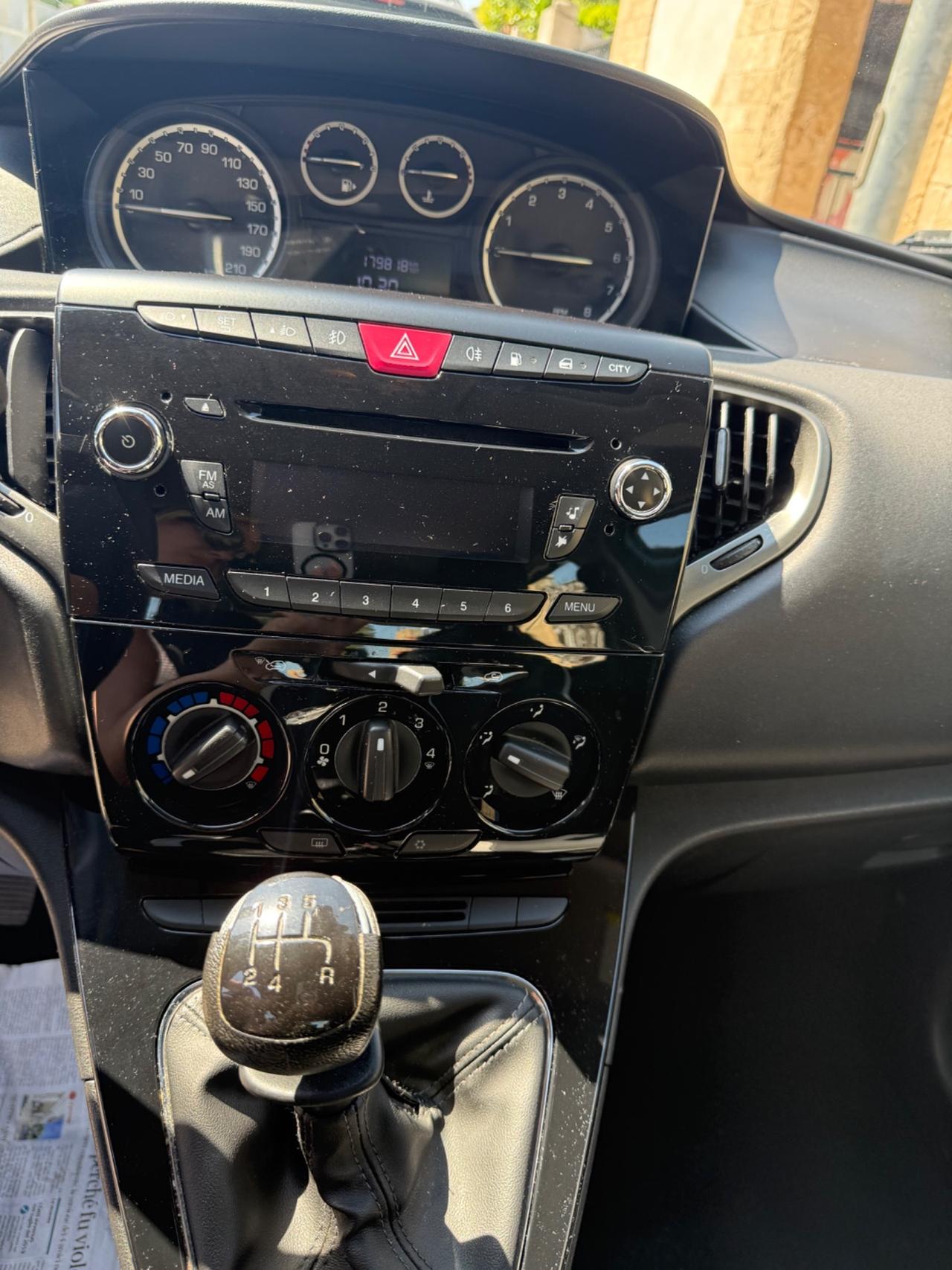 Lancia Ypsilon 1.2 69 CV 5 porte GPL Ecochic Gold