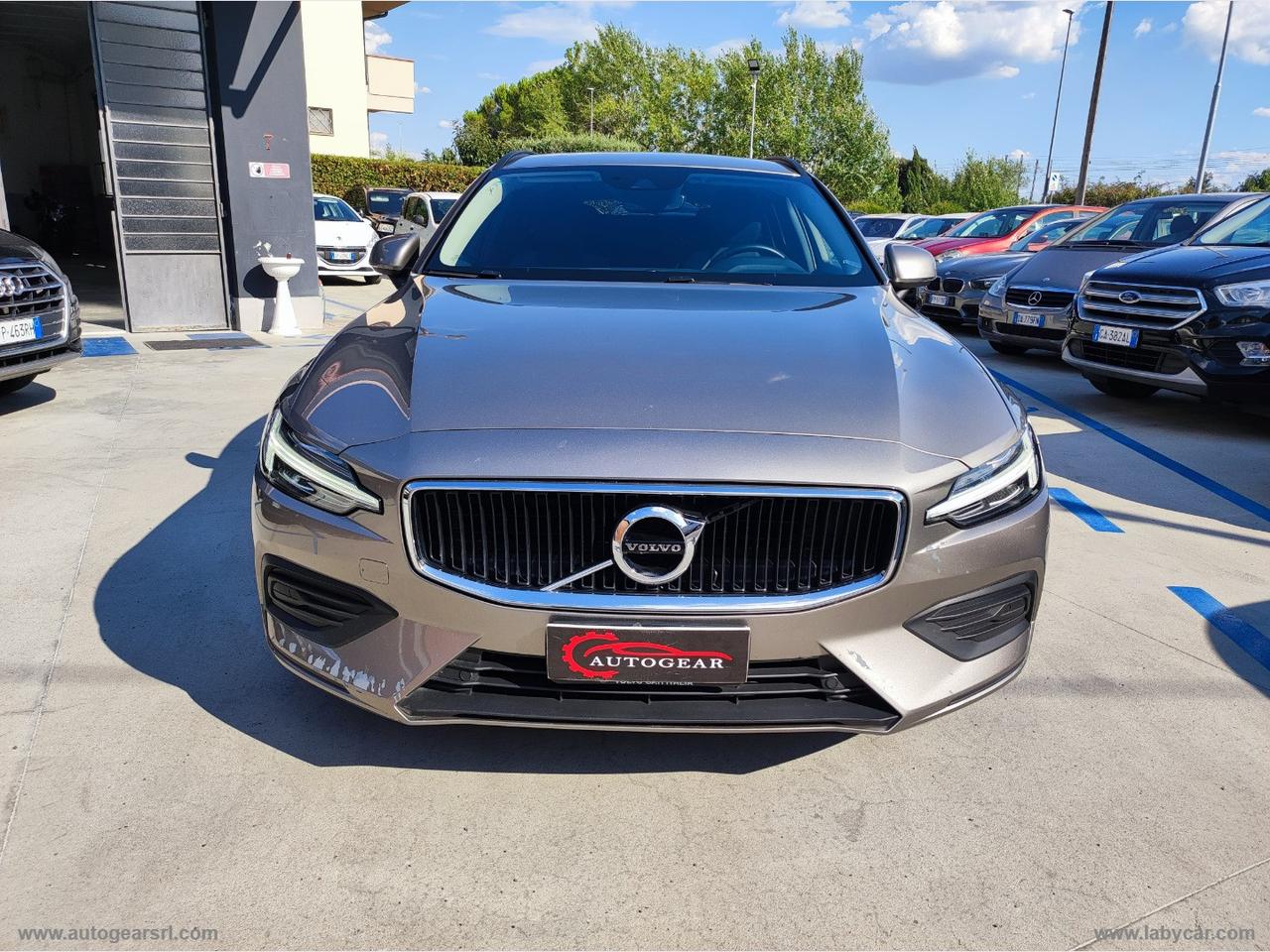 VOLVO V60 B4