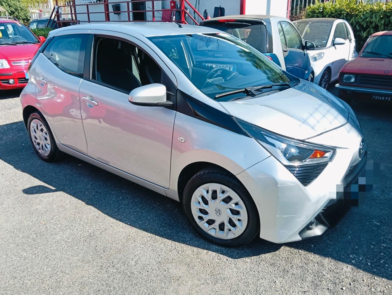 Toyota Aygo Connect 1.0 VVT-i 72 CV 5 porte x-cite MMT