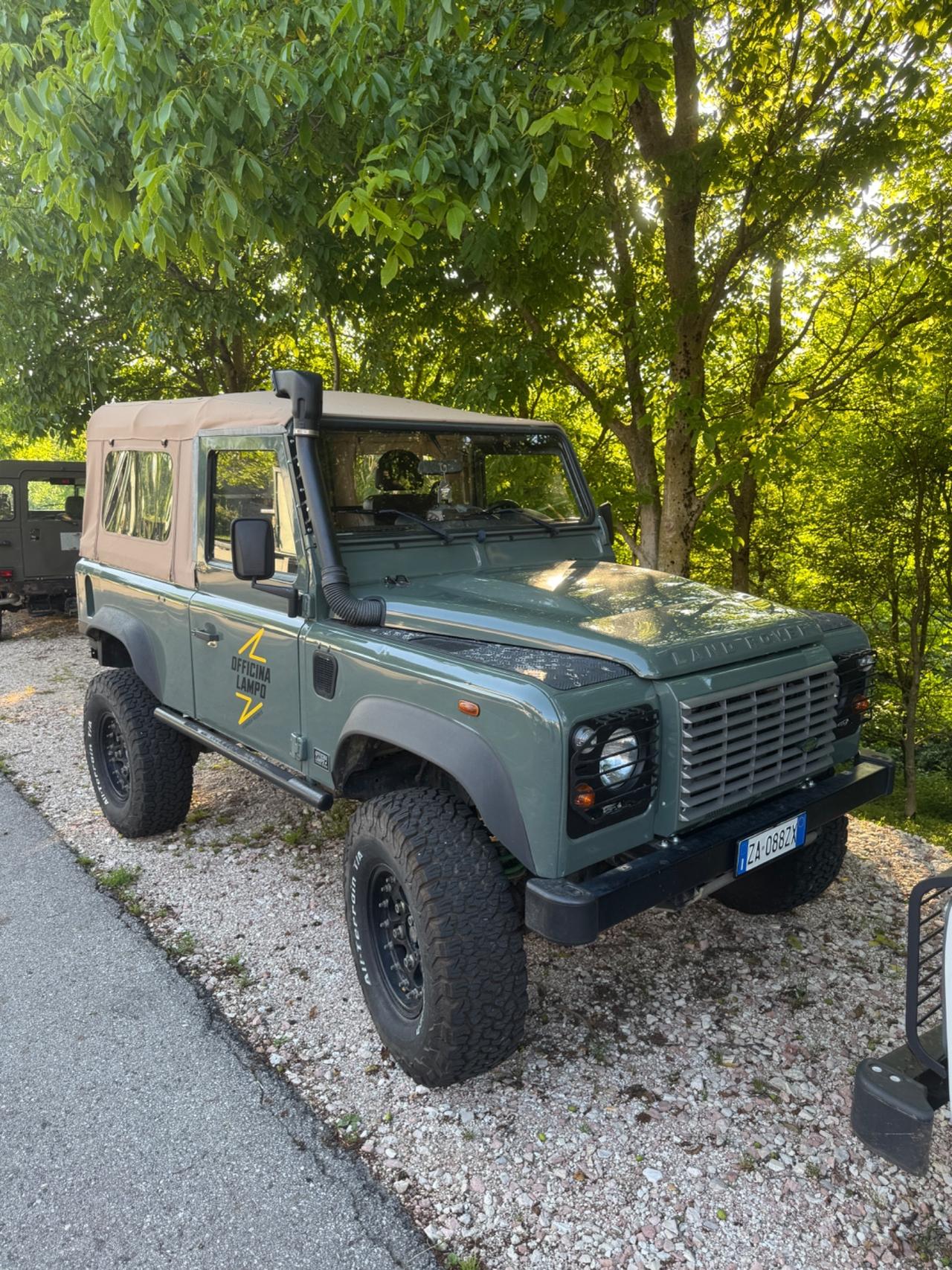 Land Rover Defender 90 2.4 TD4 Soft top E