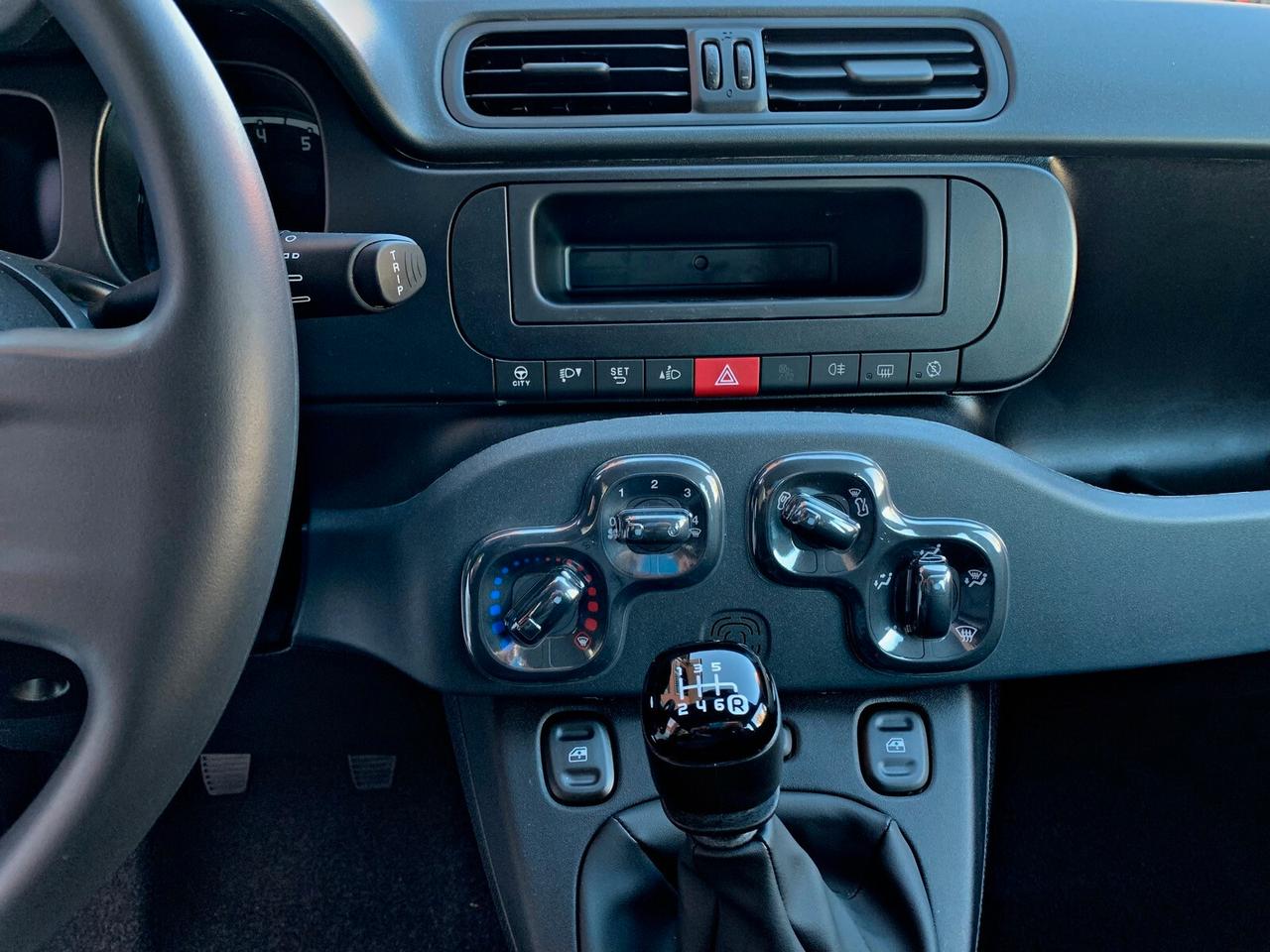 FIAT PANDA 1.0 benzina/ibrida Blu Italia KM 0