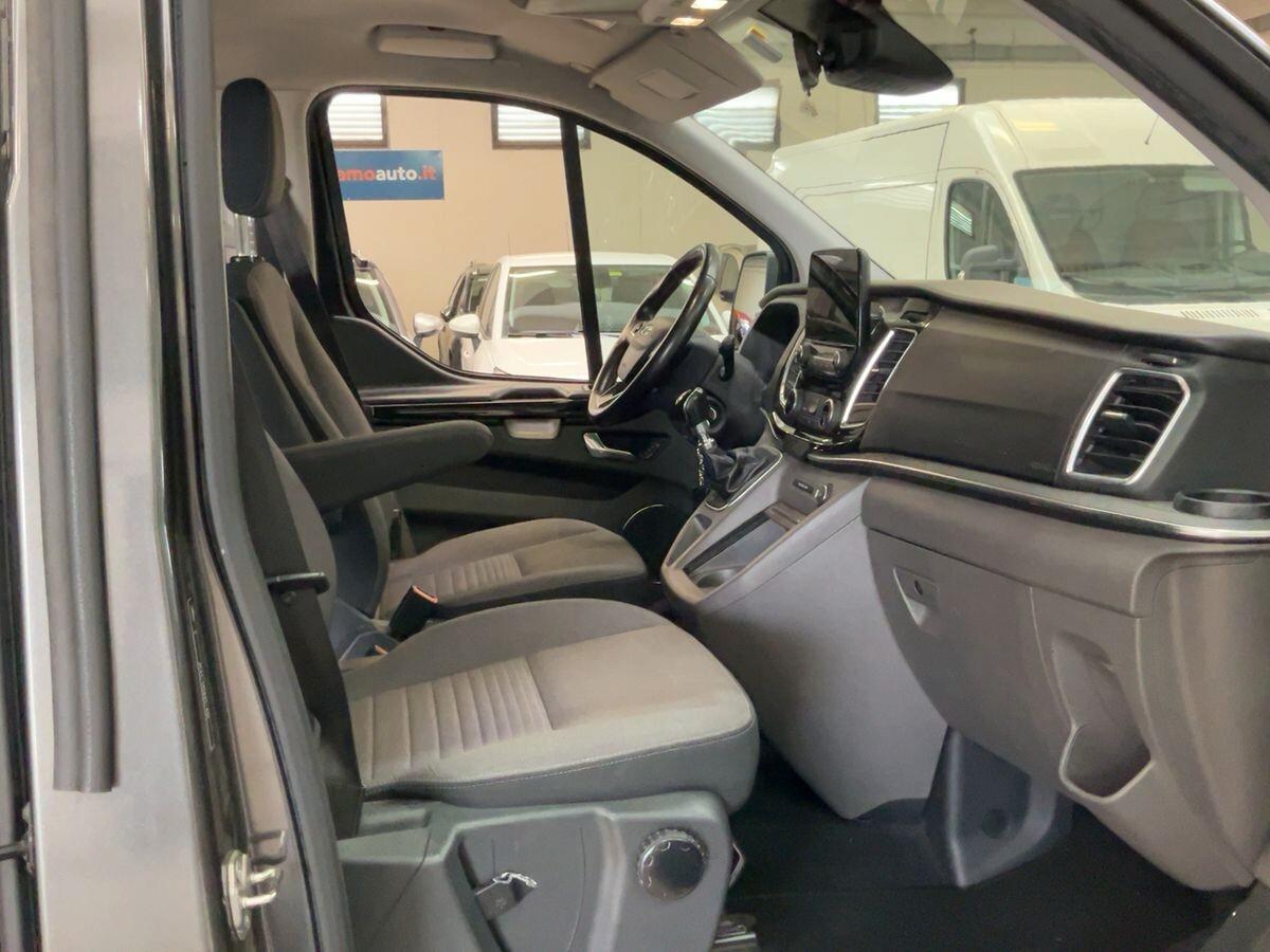 Ford Tourneo Custom 8 POSTI 2.0 TDCi 170CV Titanium