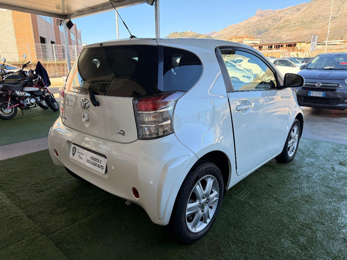 TOYOTA - iQ 1.0 Sol
