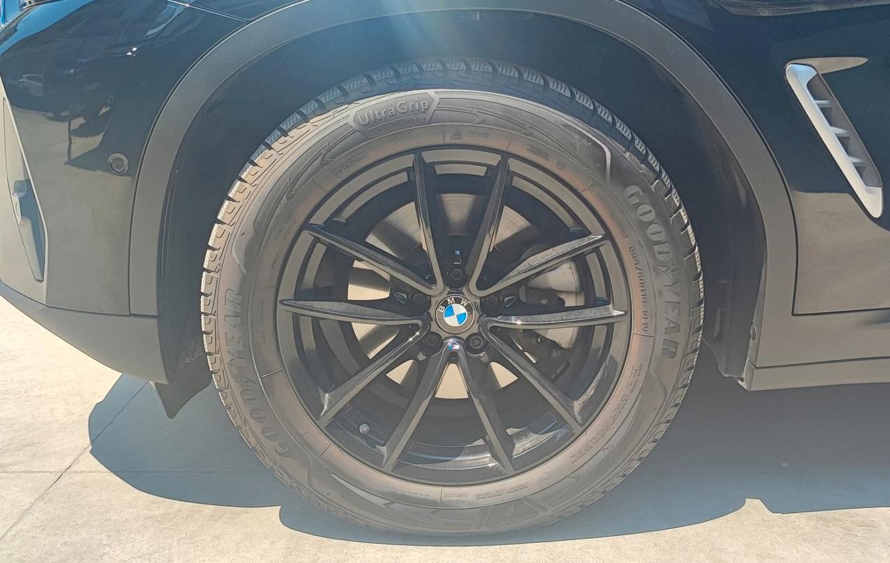 BMW X3 con telecamere perimetrali 2022