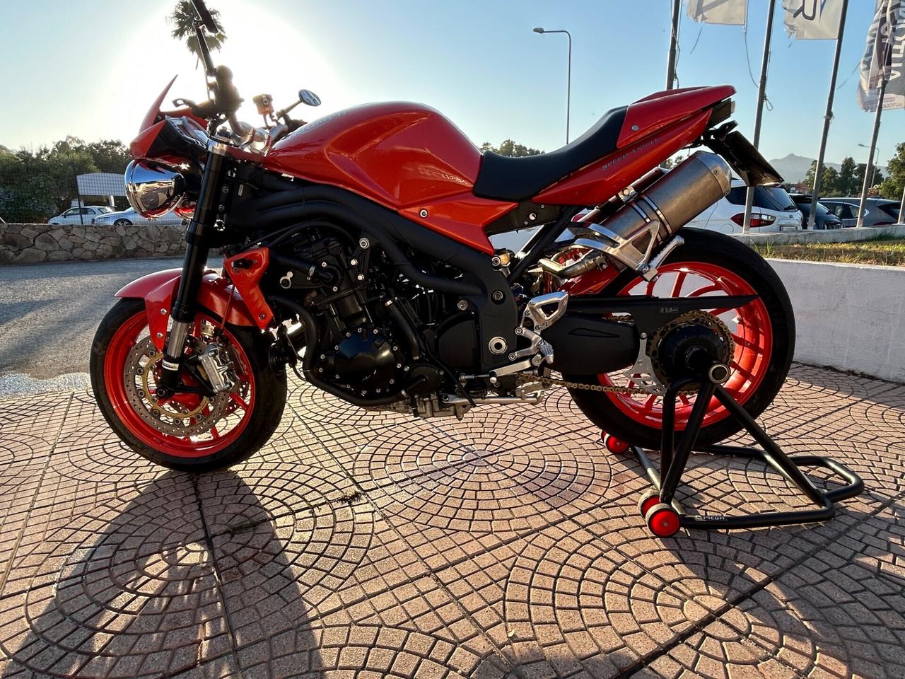 triumph speed triple 1050