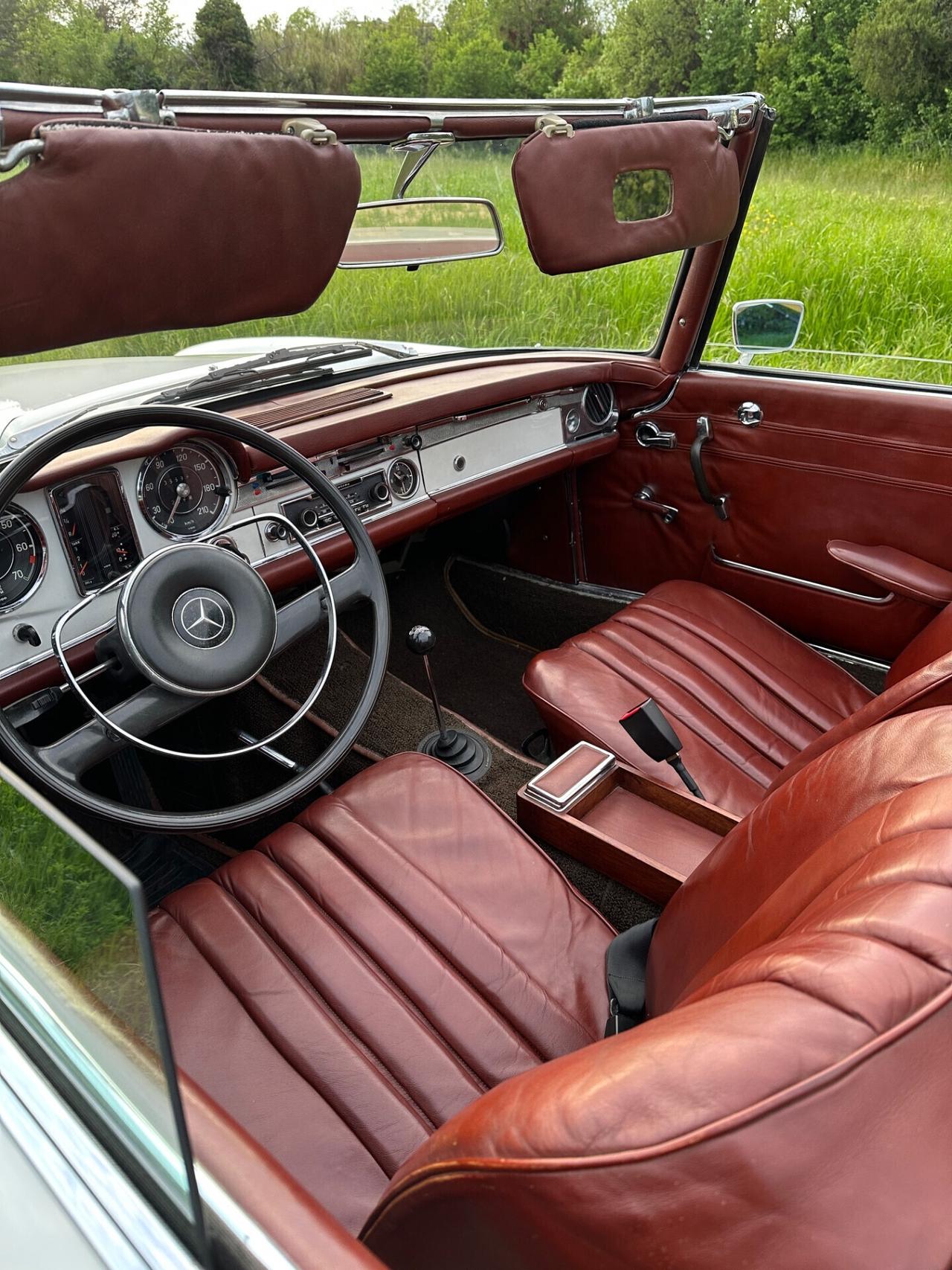 Mercedes-benz SL 230 “Pagoda”