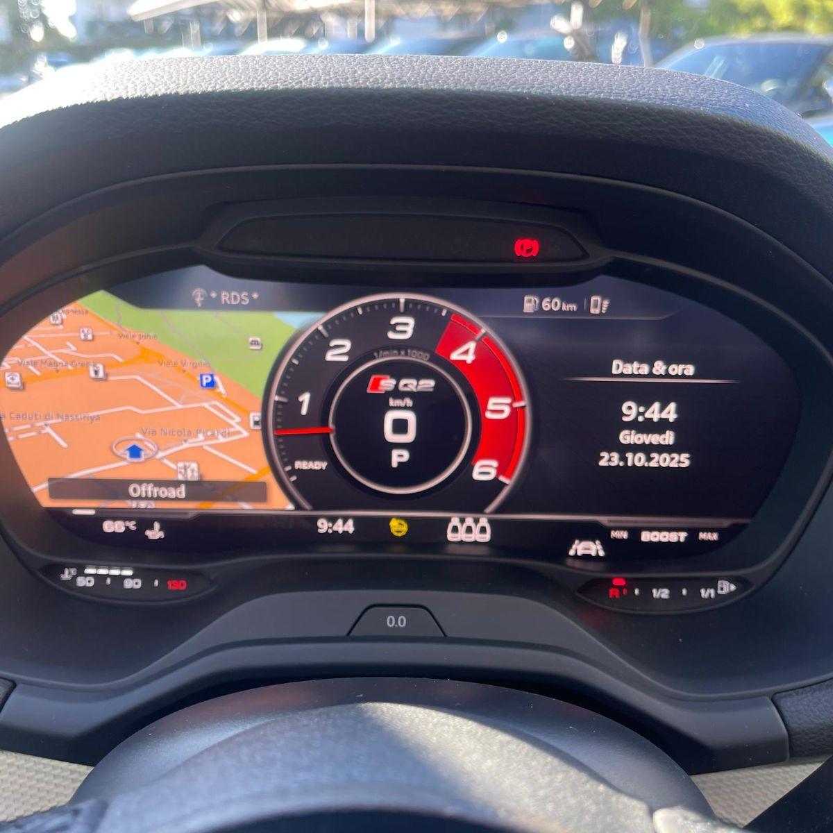 AUDI Q2 IDENTITY BLACK S-TRONIC