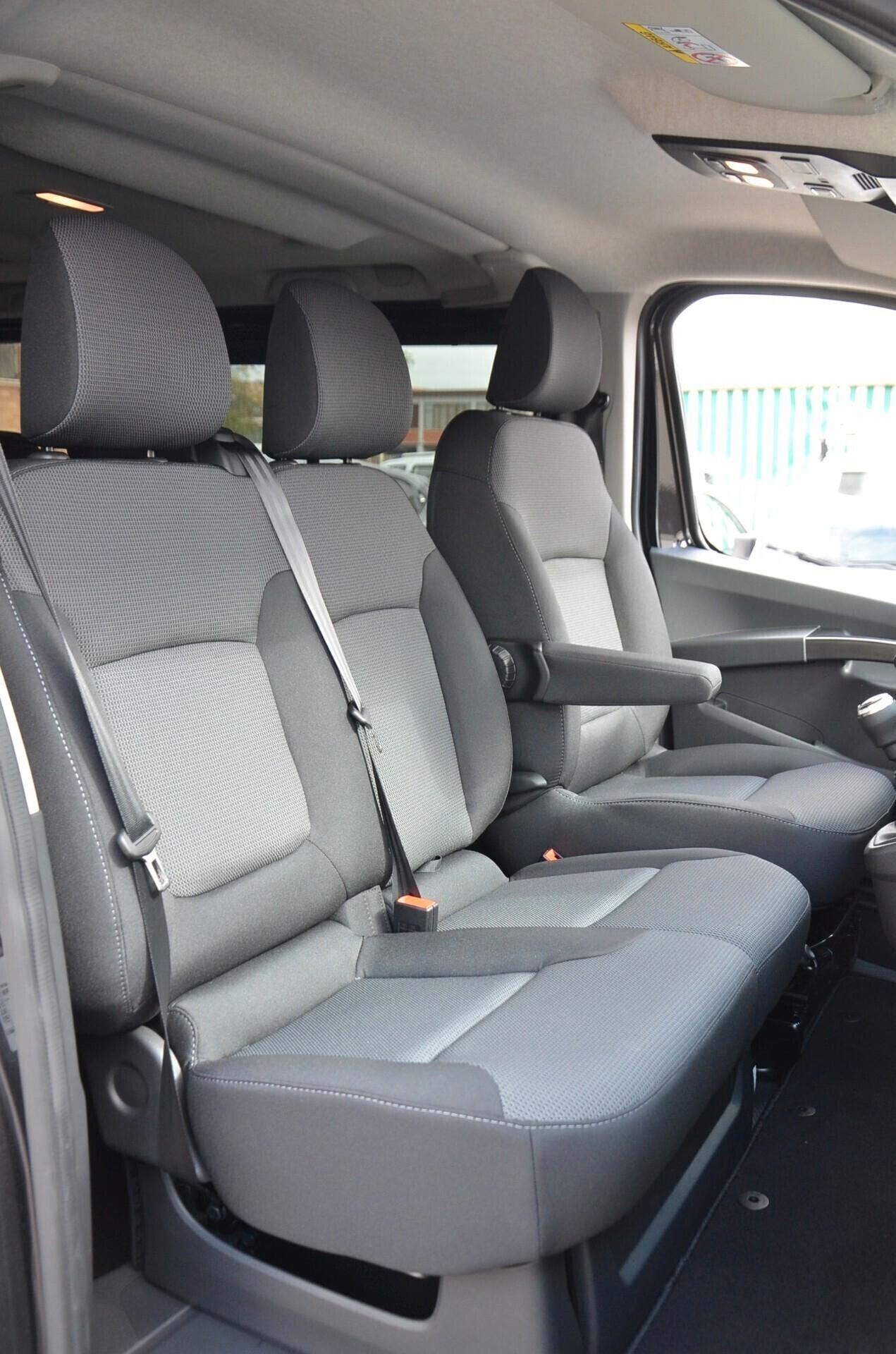 Nissan Primastar 2.0 dCi 150CV PL-TN Bus N-Connecta NOLEGGIO