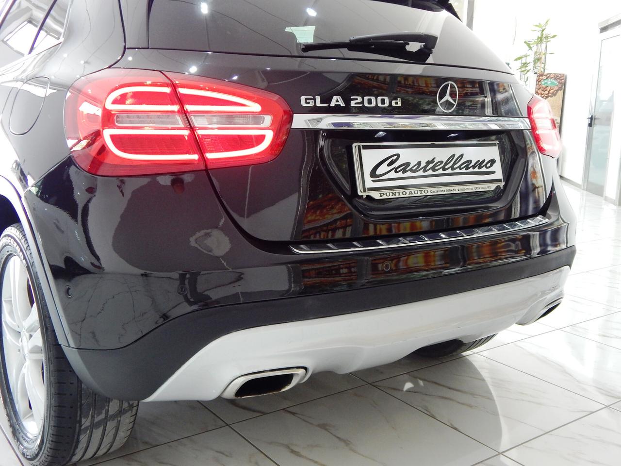 Mercedes-Benz GLA 200 d Sport Enduro Aut. TETTO-NAVI-PELLE-PARK-XENO-LED