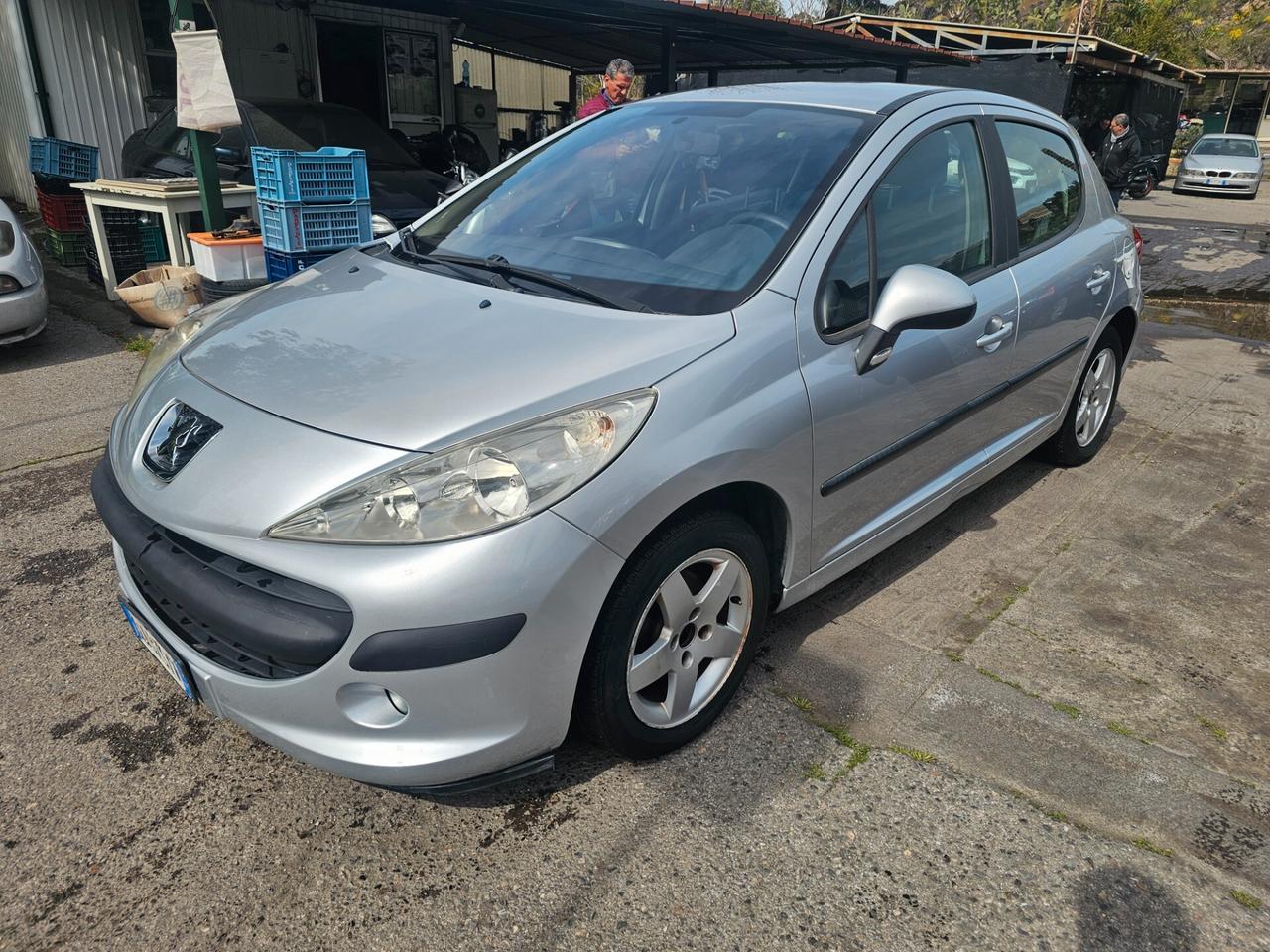 Peugeot 207 1.4 HDi 70CV 5p. ONE Line
