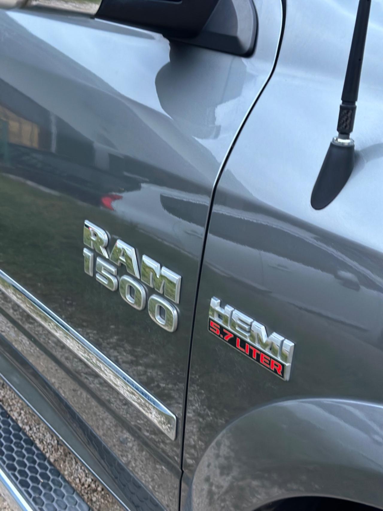 Dodge RAM LARAMIE AMATORE 4x4 KMCERT UNICOPR