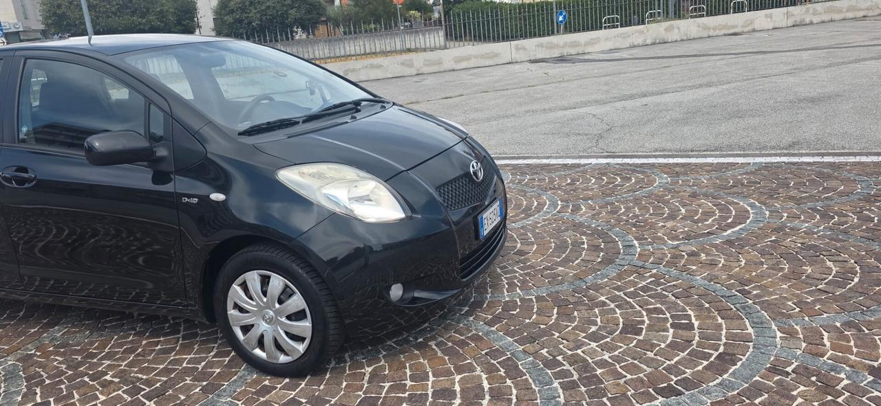 Toyota Yaris 1.4 D-4D 5 porte M-MT Navi