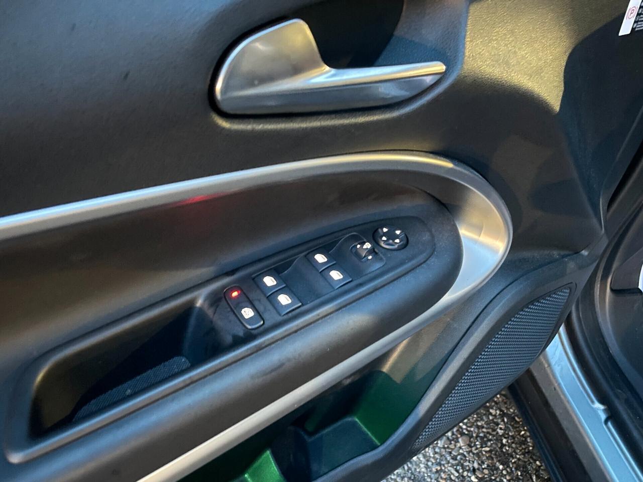 Jeep Avenger 1.2 Turbo 100 CV Summit PROMO