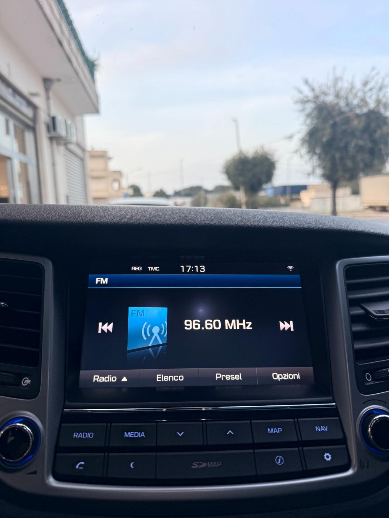 Hyundai Tucson 1.7 CRDi XPossibleTETTO APRIBILE,TELECAMERA,NAVI,ANDROID AUTO,BLUETOOTH,FULL LED,PELLE