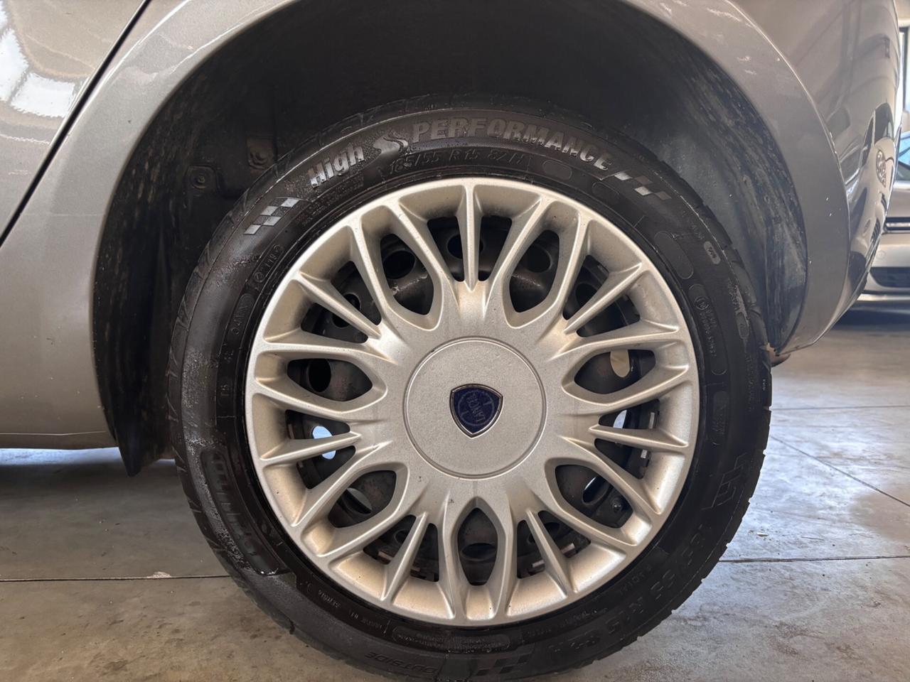 Lancia Ypsilon 1.2 B/GPL OK NEOPATENTATI