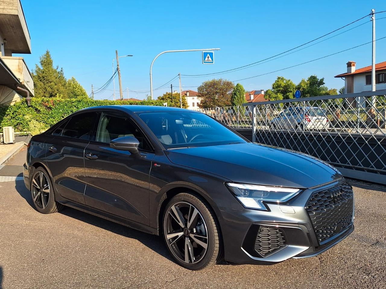 Audi A3 Sedan 35 TDI S tronic line edition