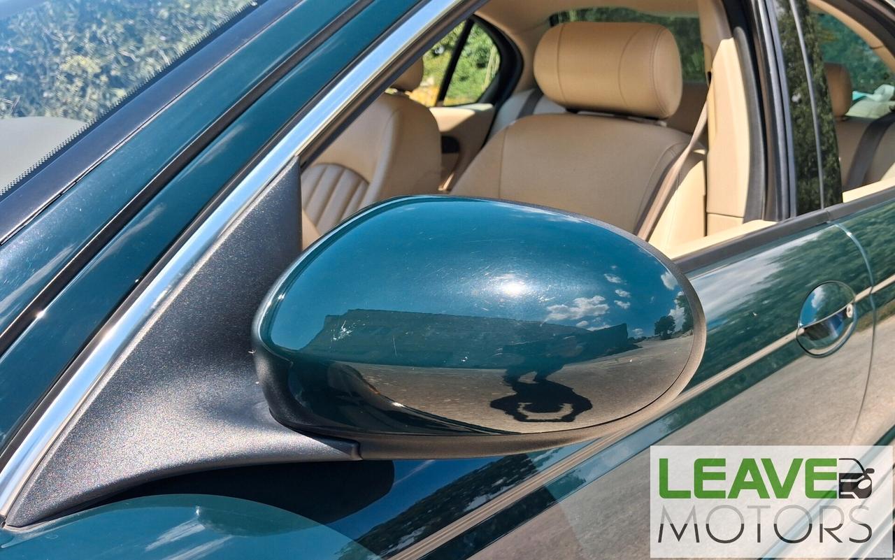 Jaguar X-Type 2 litri V6 Executive (M1540)