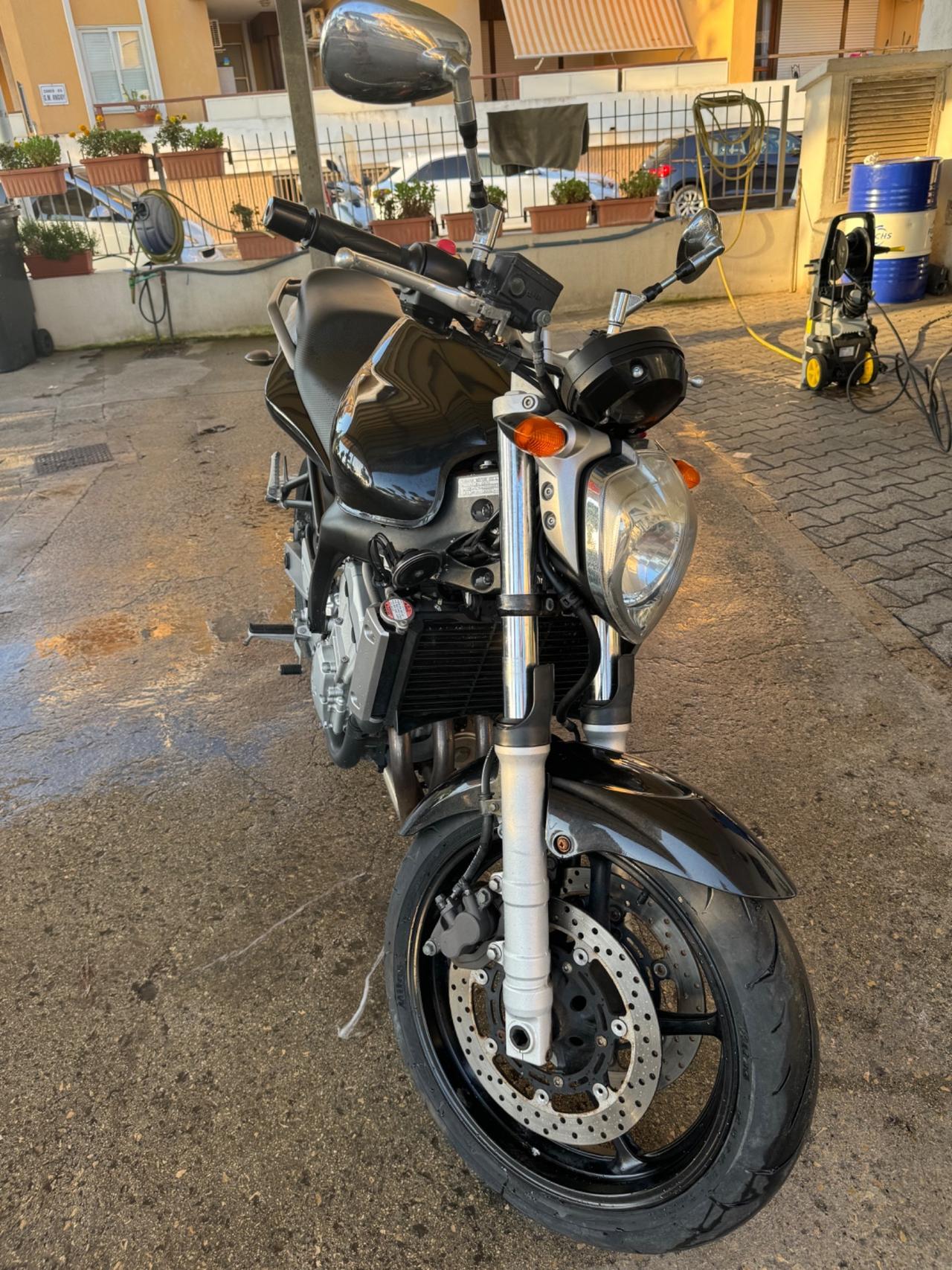 Yamaha FZ6