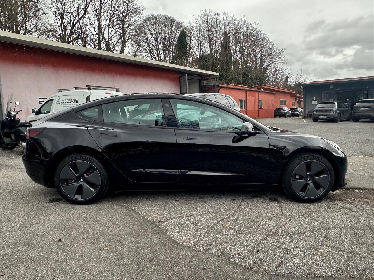 Tesla Model 3 Model 3 RWD Unipro Fun. Guida autonoma al massimo potenziale 30900 km Permute Rate e Finanziamenti