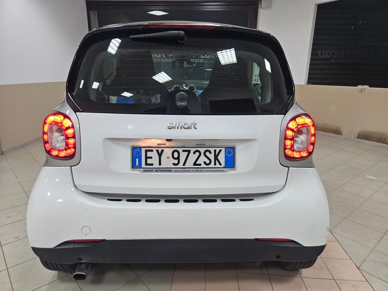 Smart ForTwo 1000 52 kW MHD coupé pure