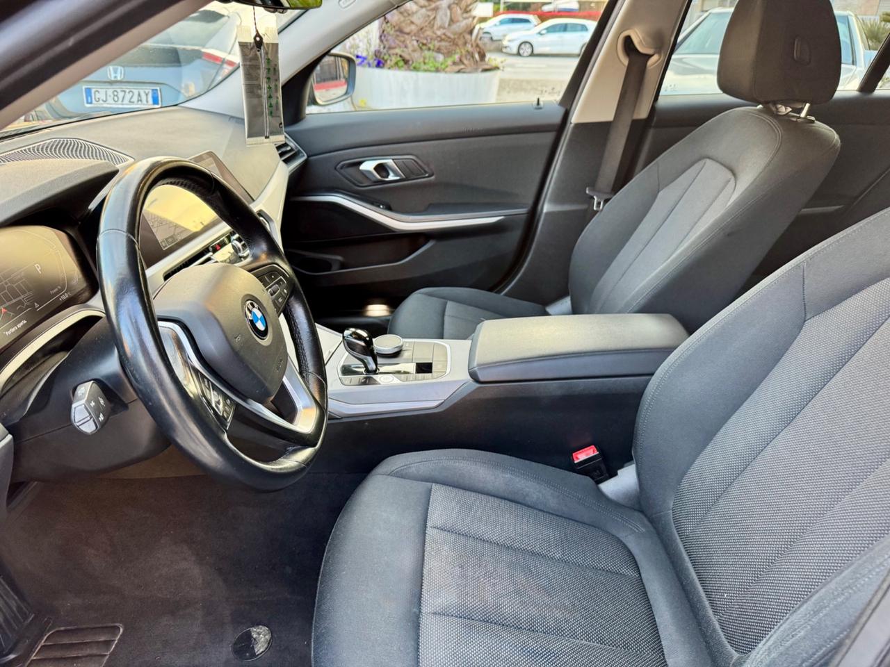 BMW 318d 2.0 150cv XENO NAVI AUT. TEL 2022 (PERMUTO)