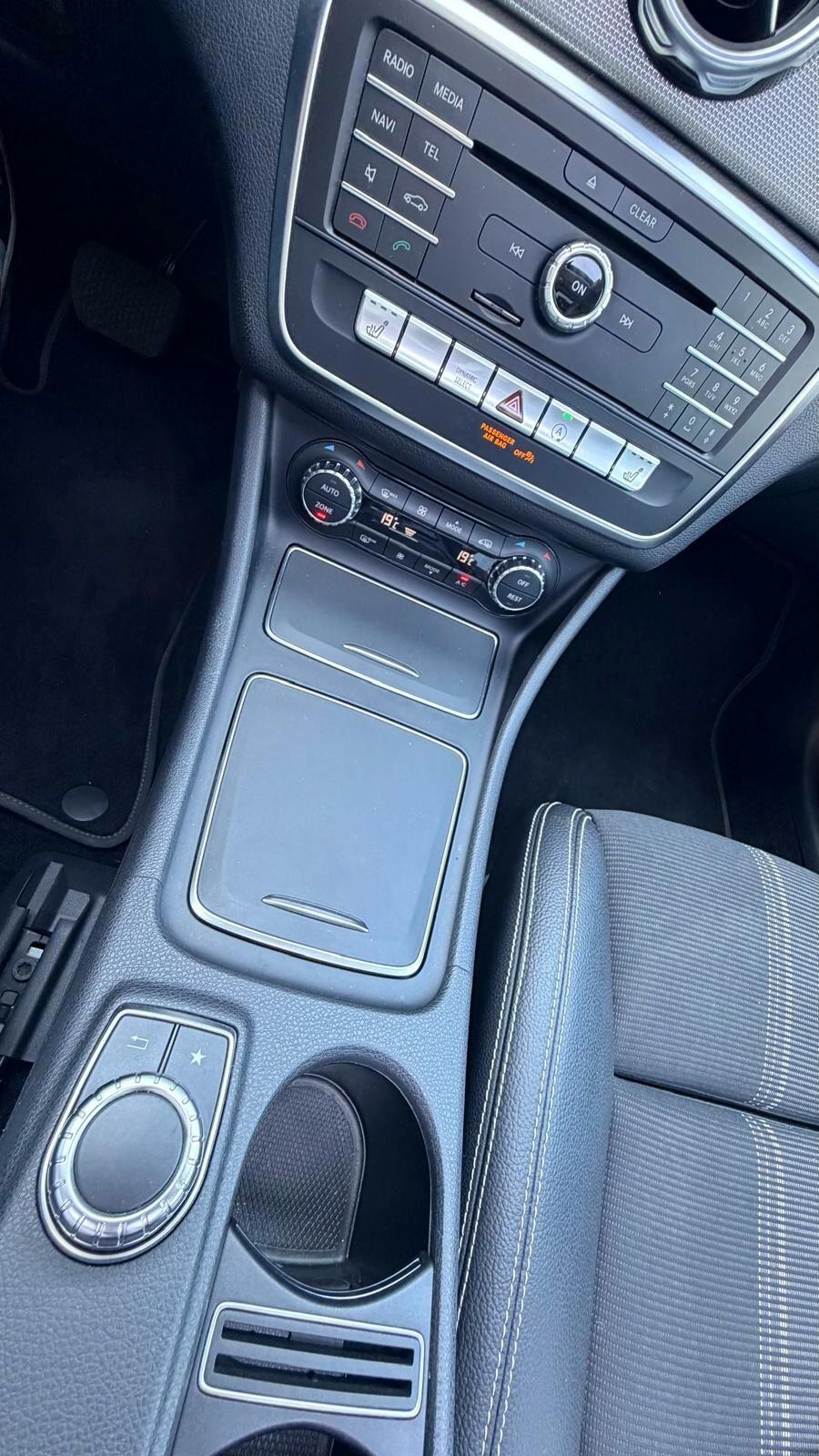 MERCEDES-BENZ GLA 180 1.6 PREMIUM 122CV - FULL LED