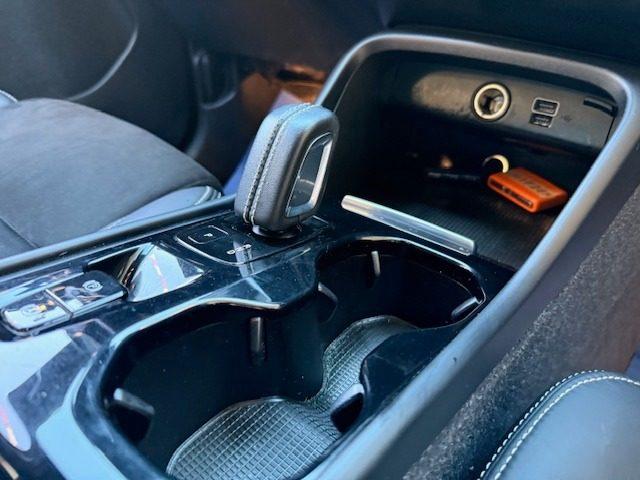 VOLVO XC40 T5 Recharge Plug-in Hybrid R-design