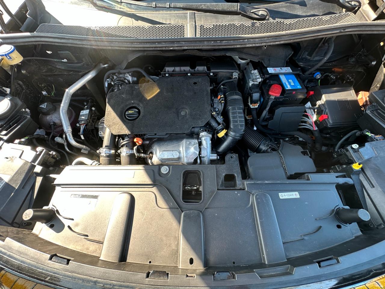 PEUGEOT 3008 BlueHDi 130 EAT8 Business