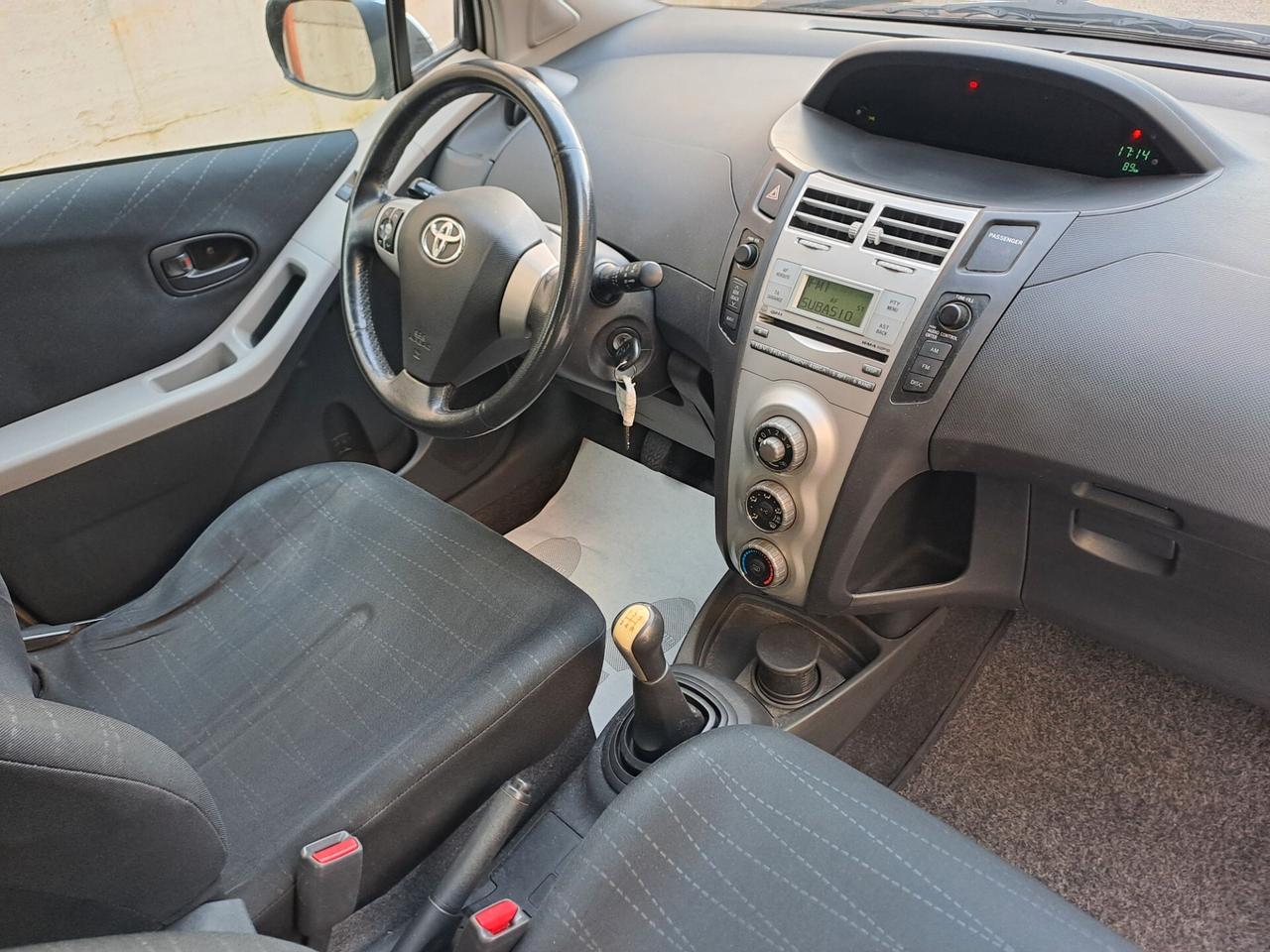 TOYOTA YARIS 1.0 BENZINA *72.000 KM*