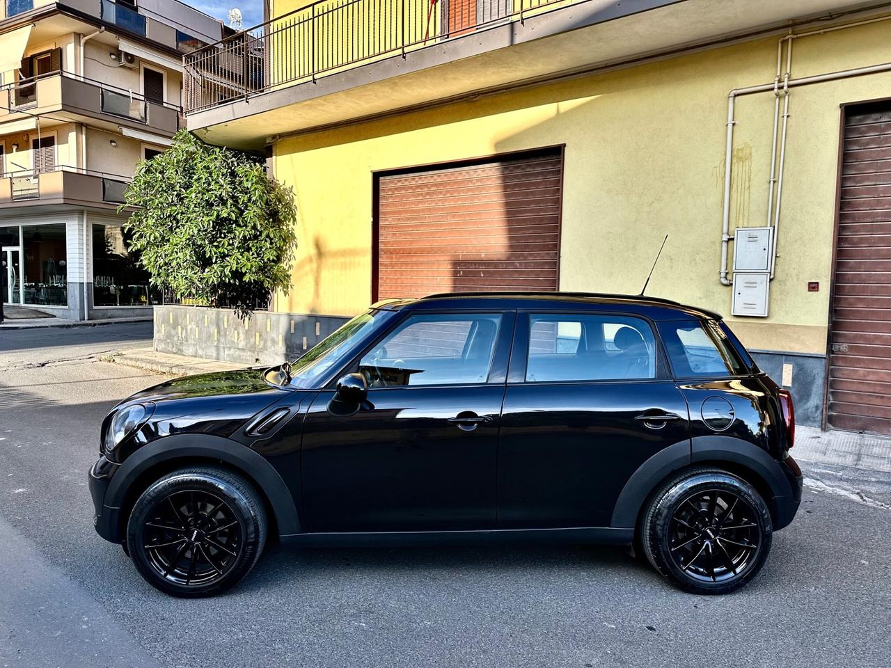 Mini Countryman Total black 1.6 diesel neopatentati