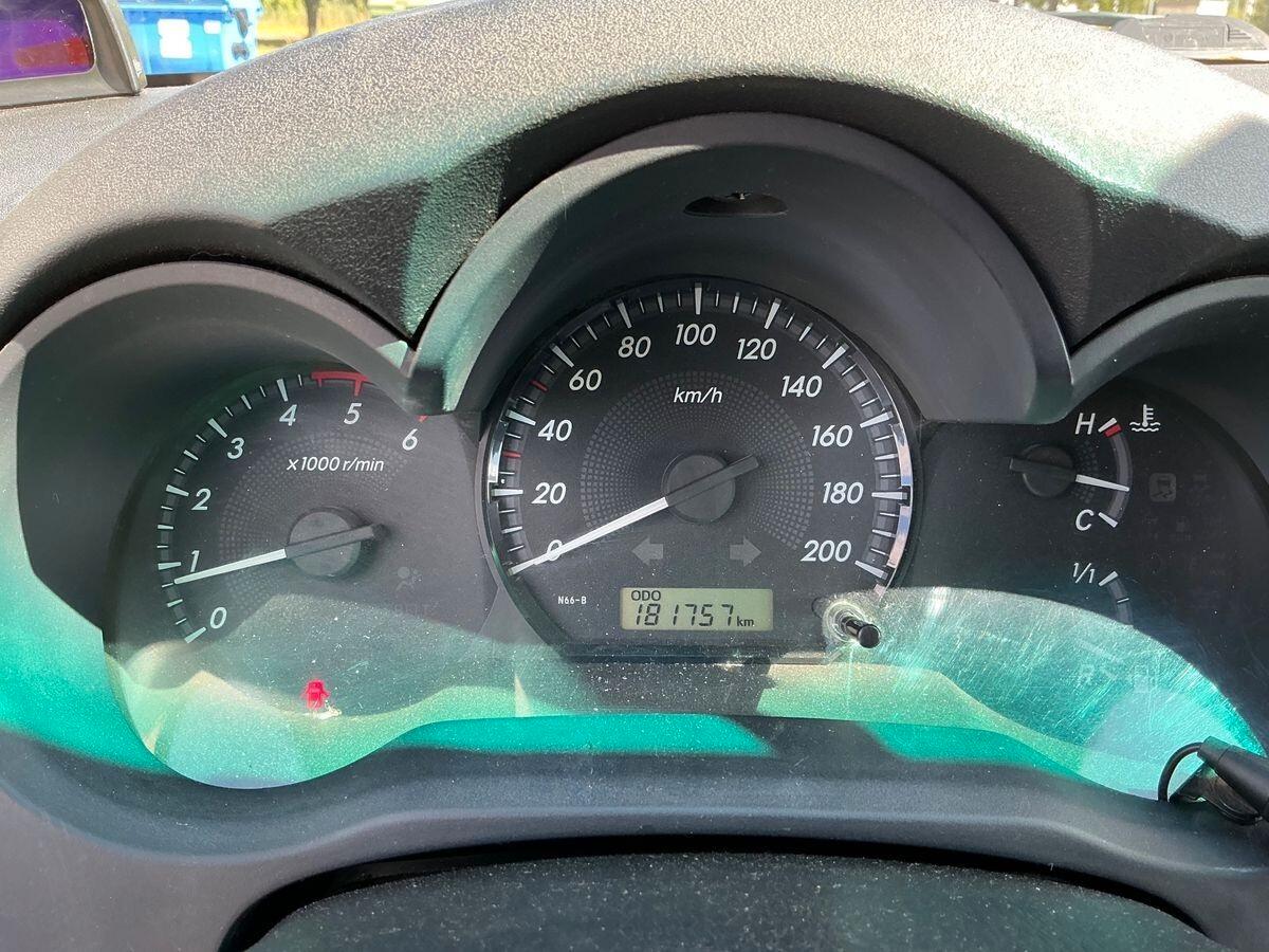 Toyota Hilux 2.5 D-4D 4WD 2p. EXTRA CAB 4X4