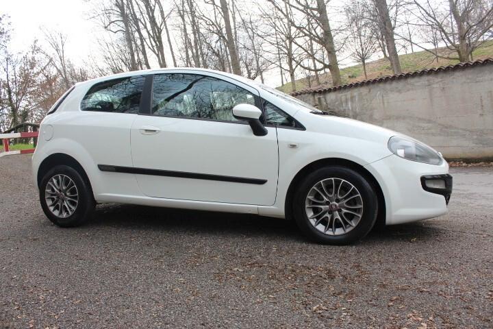 Fiat Punto Evo 1.3 Mjt 75 CV DPF S&S Dynamic 8 GOMME ESTIVE\TERMICHE