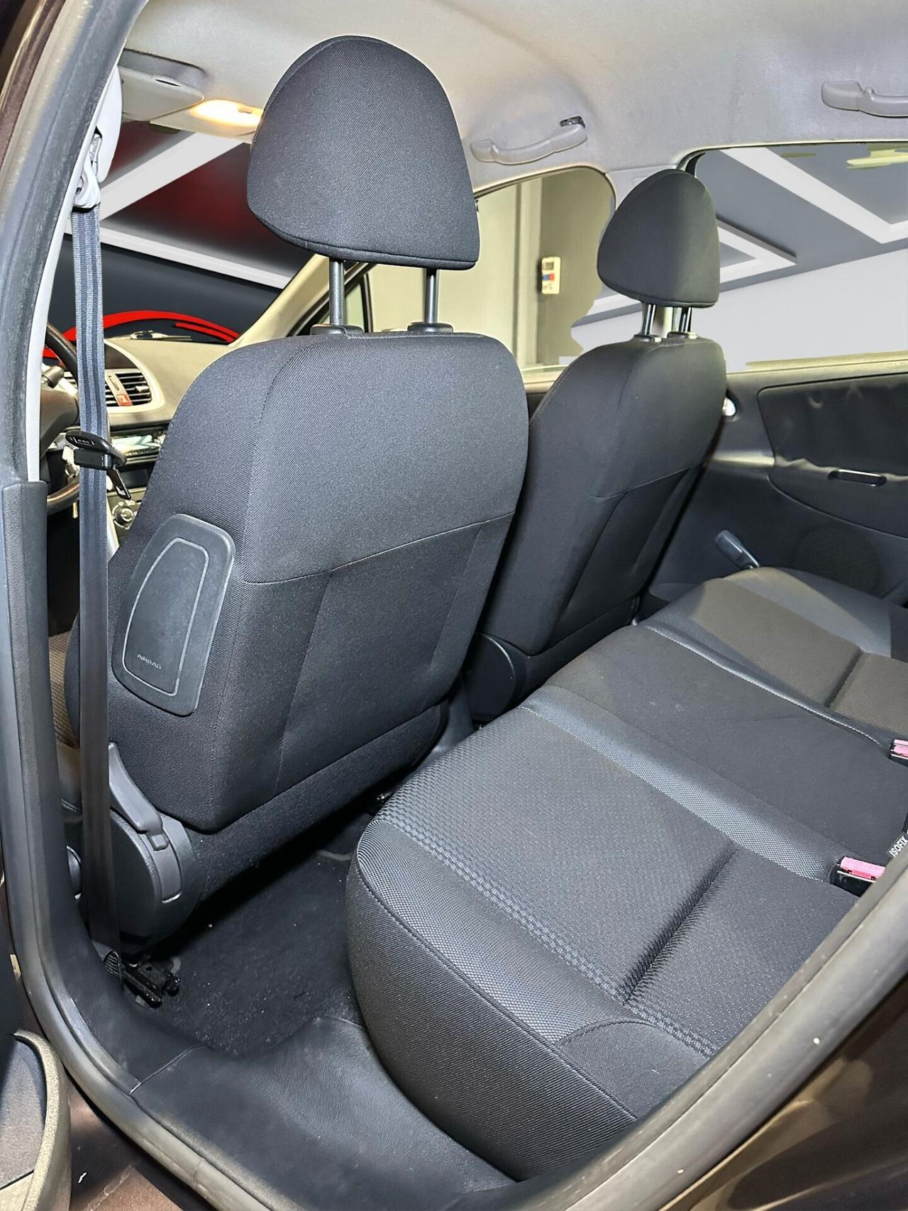 Peugeot 207 1.4 8V 75CV 5p. SPECIAL EDITION
