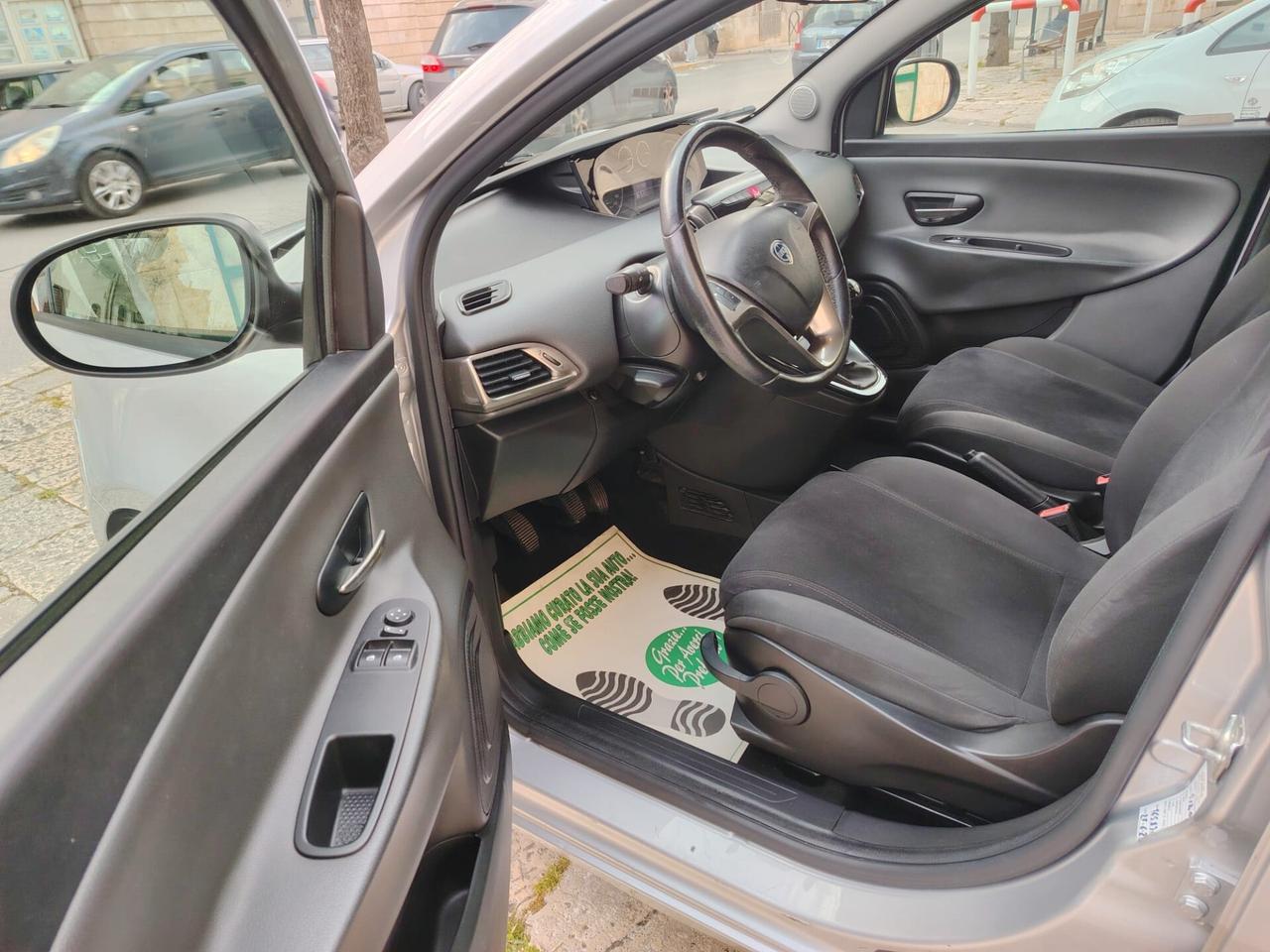 Lancia Ypsilon 1.2 69 CV 5 porte GPL Ecochic Gold