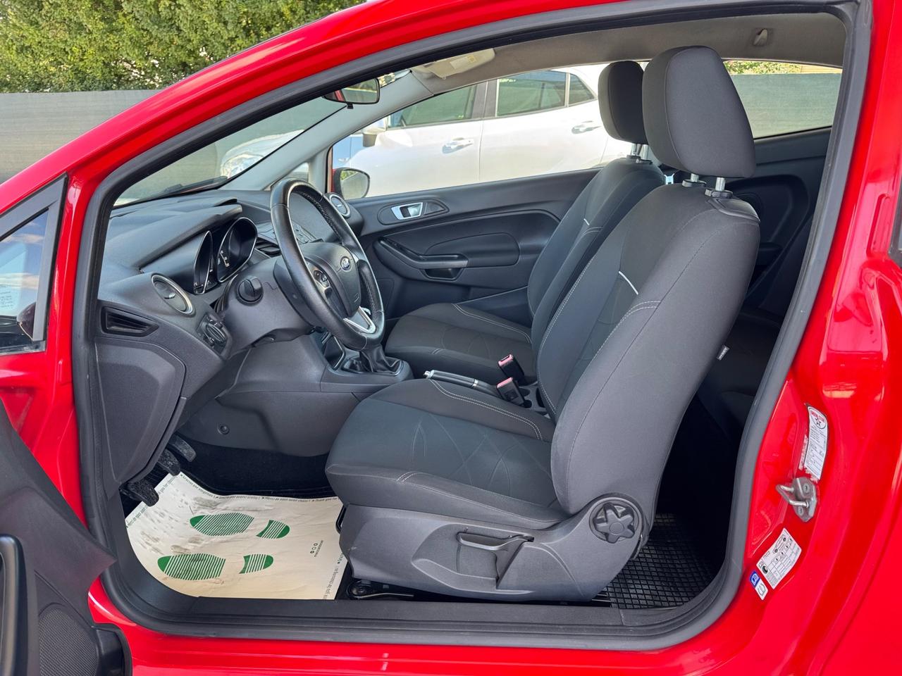 Ford Fiesta 1.5 TDCi 75CV 3 porte Black & White Edition