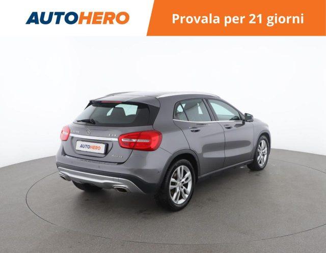 MERCEDES-BENZ GLA 200 d Automatic 4Matic Sport