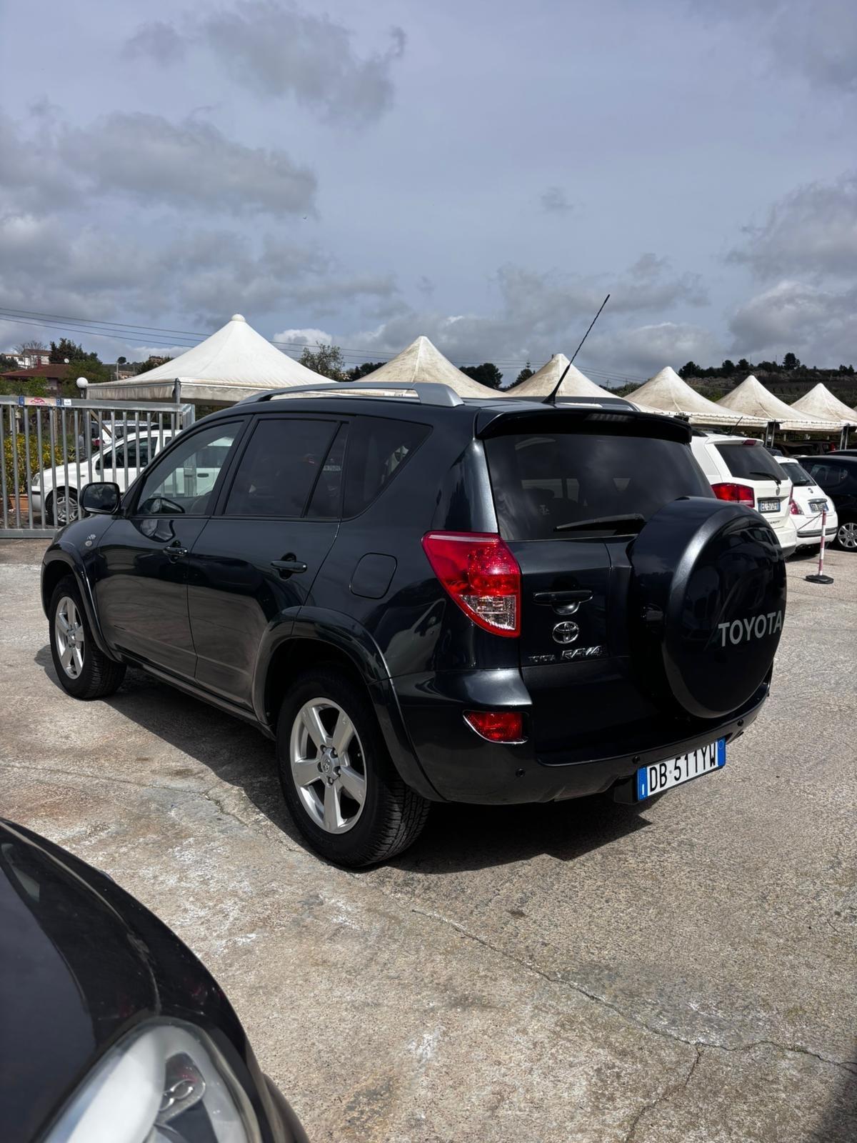 Toyota RAV 4 RAV4 2.2 D-4D 177 CV Luxury
