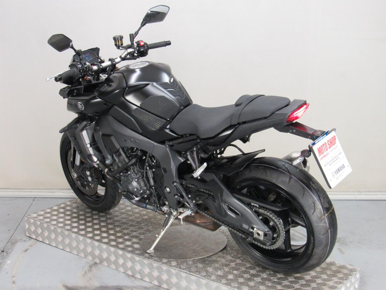 Yamaha MT-10 ABS TECH BLACK