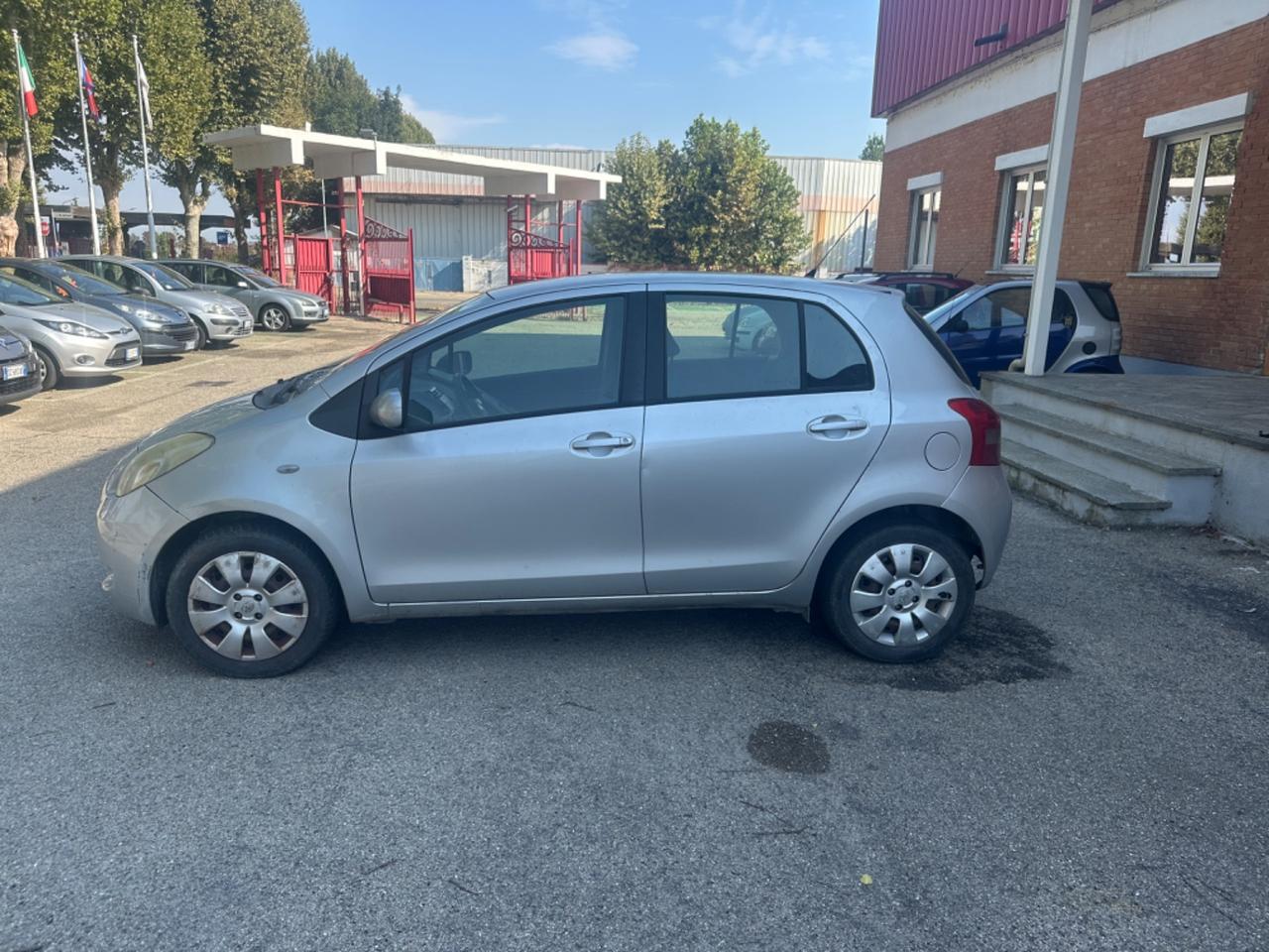 Toyota Yaris 1.0 5 porte