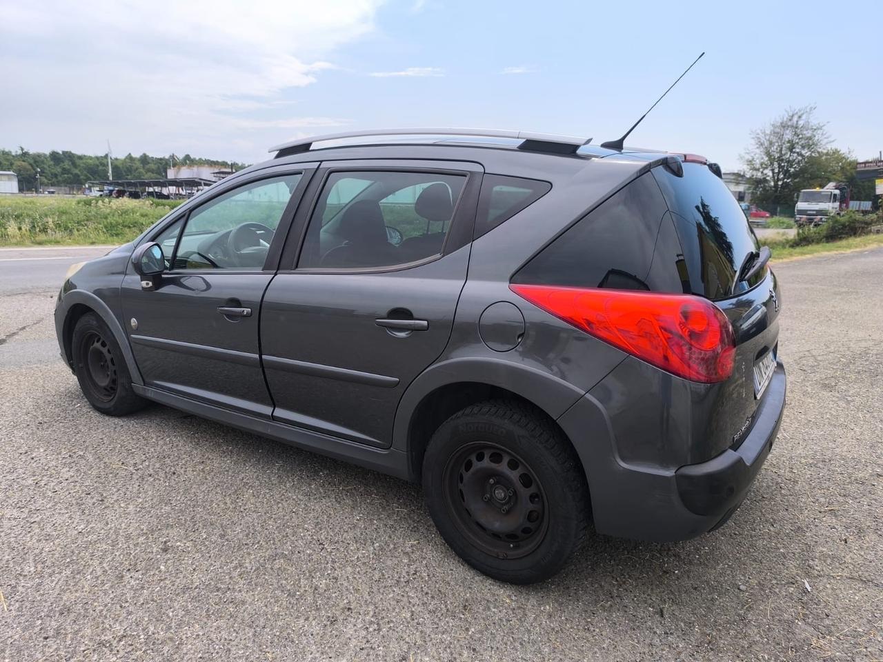 Peugeot 207 1.6 HDi 110CV 5p. XS