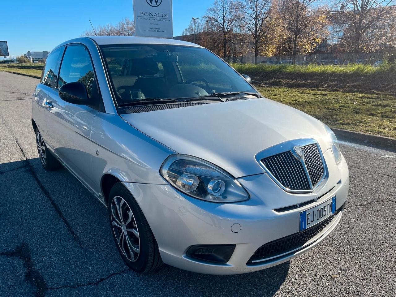 Lancia Ypsilon 1.2 69 CV