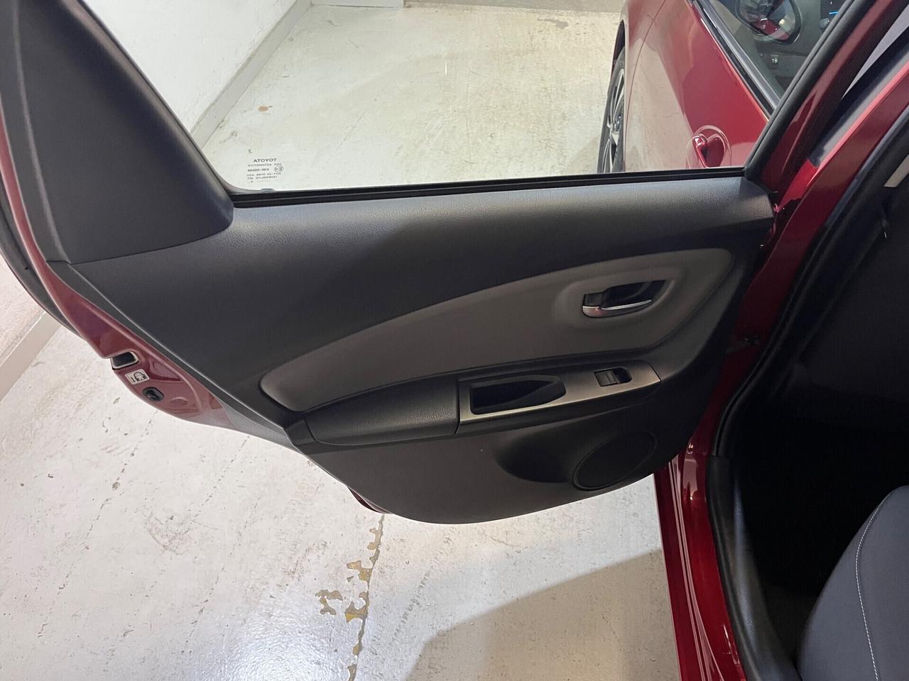 Toyota Yaris 1.0 72 CV 5 porte Active