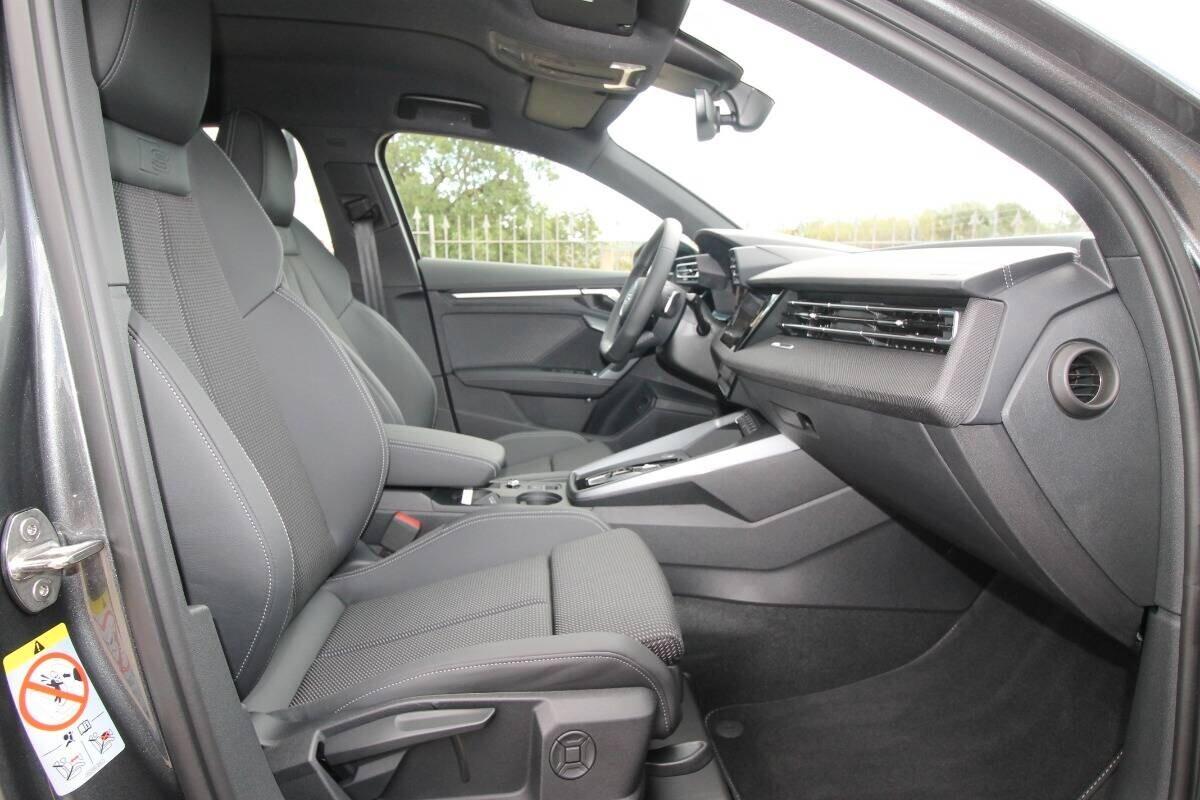 Audi A3 Sedan 35 TFSI S tronic line edition 150cv