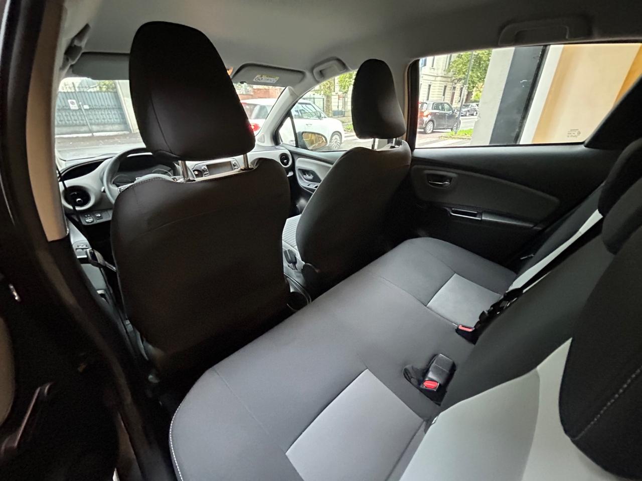 Toyota Yaris 1.5 HYBRID 5p Trend Grey Edition SOLO 47.000KM!!!