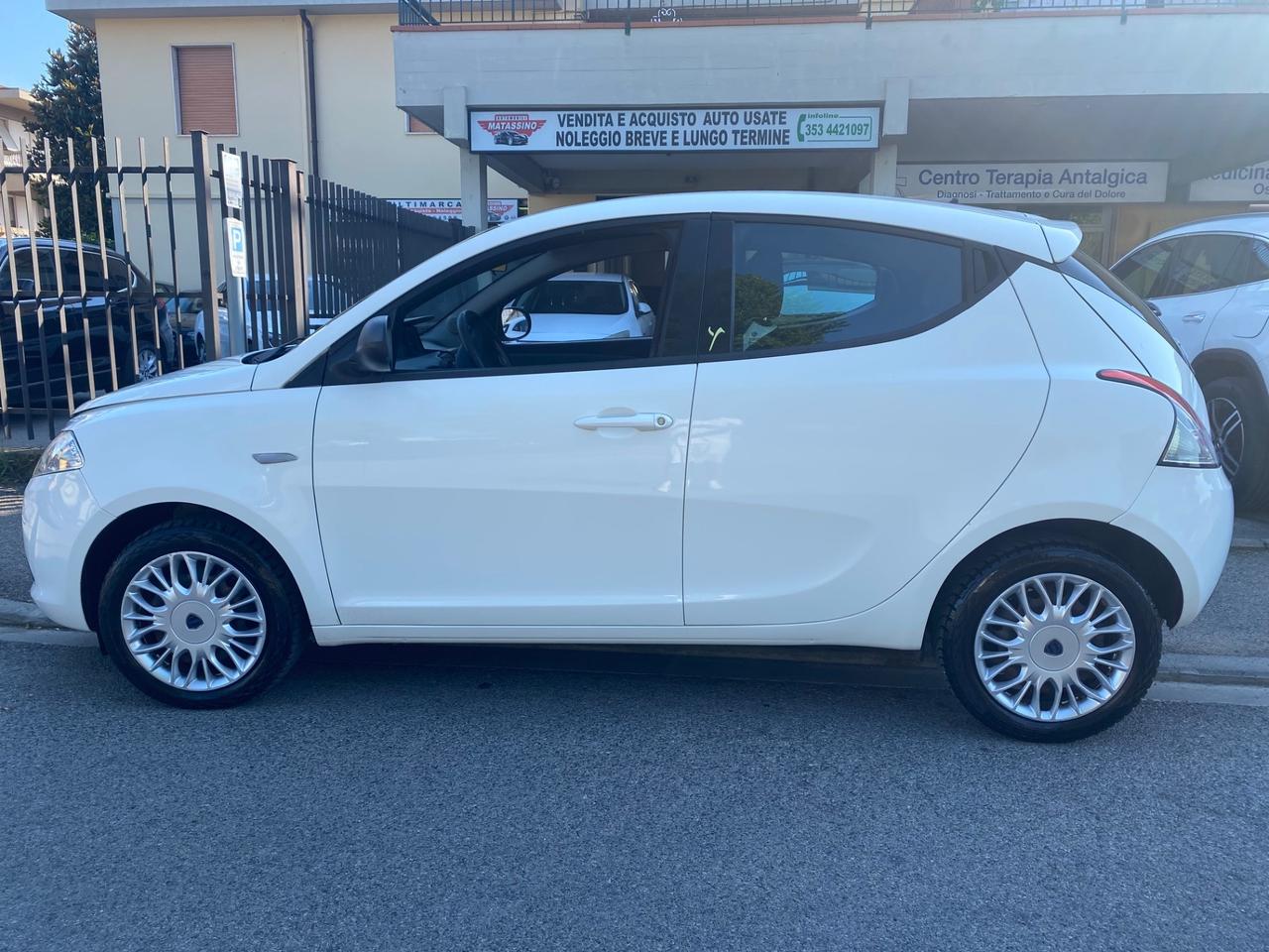 Lancia Ypsilon 1.2 69 CV 5 porte Gold