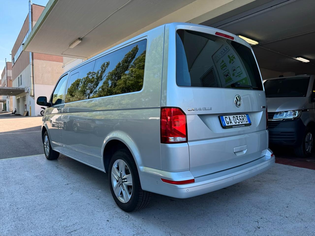 Volkswagen Caravelle T6.1 2.0 4MOTION 9P GARANZIA