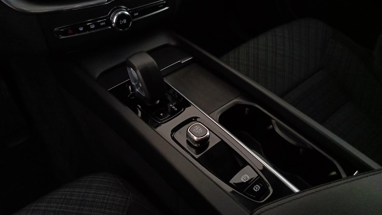 VOLVO XC60 2.0 b4 Core auto
