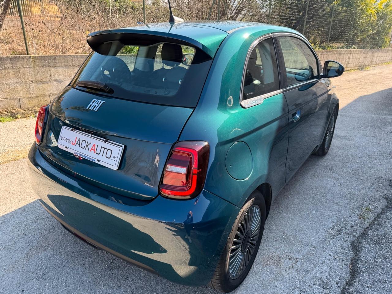 Fiat 500 500e Berlina 23,8 kWh Action