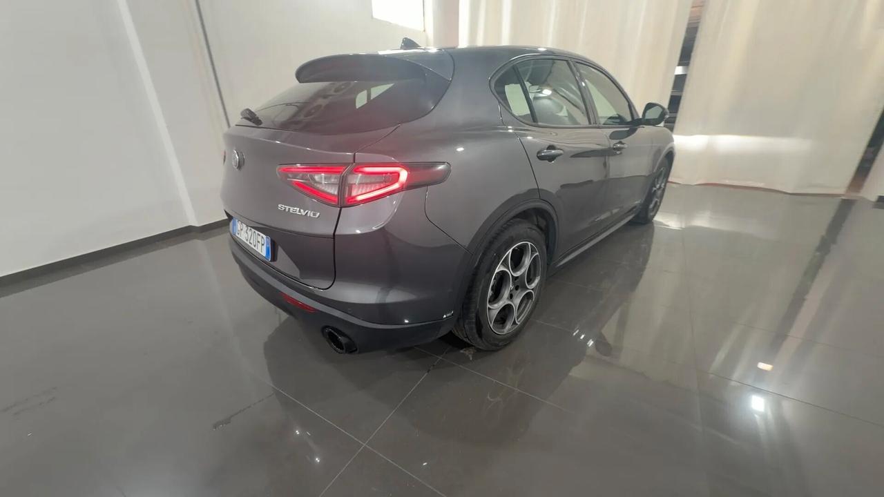 Alfa Romeo Stelvio 2.2 Turbodiesel 210 CV AT8 Q4 Veloce