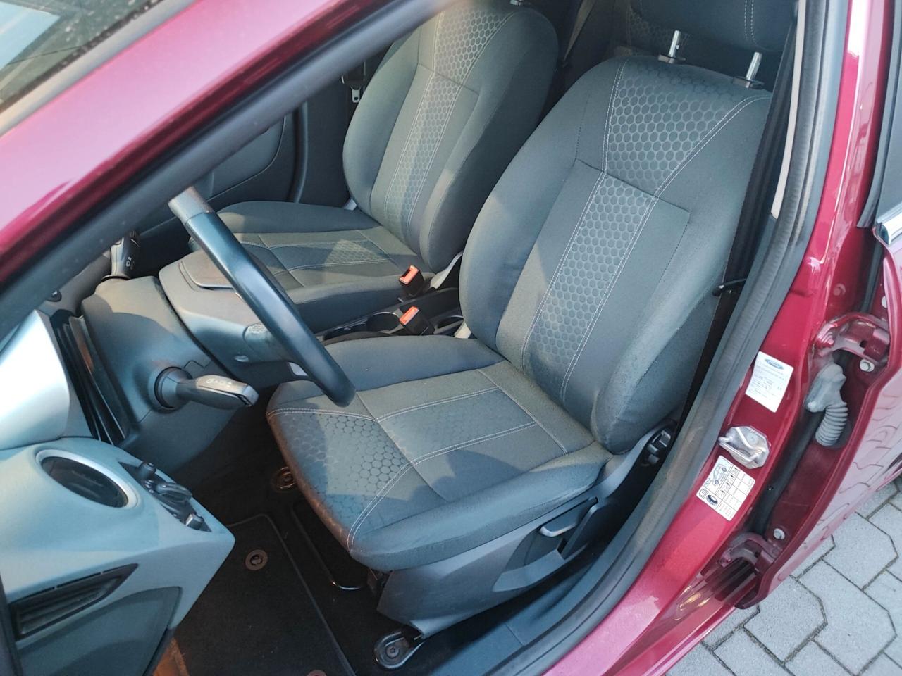 Ford Fiesta 1.4 5 porte Titanium uni-pro